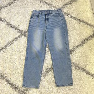 American Eagle Stretch Mom Straight Jean